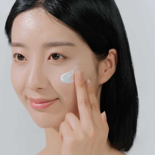[Skin1004] Madagascar Hyalu-Cica Water-Fit Sun Serum SPF50+ PA++++ 50ml (2 Tamaños) - Imagen 3